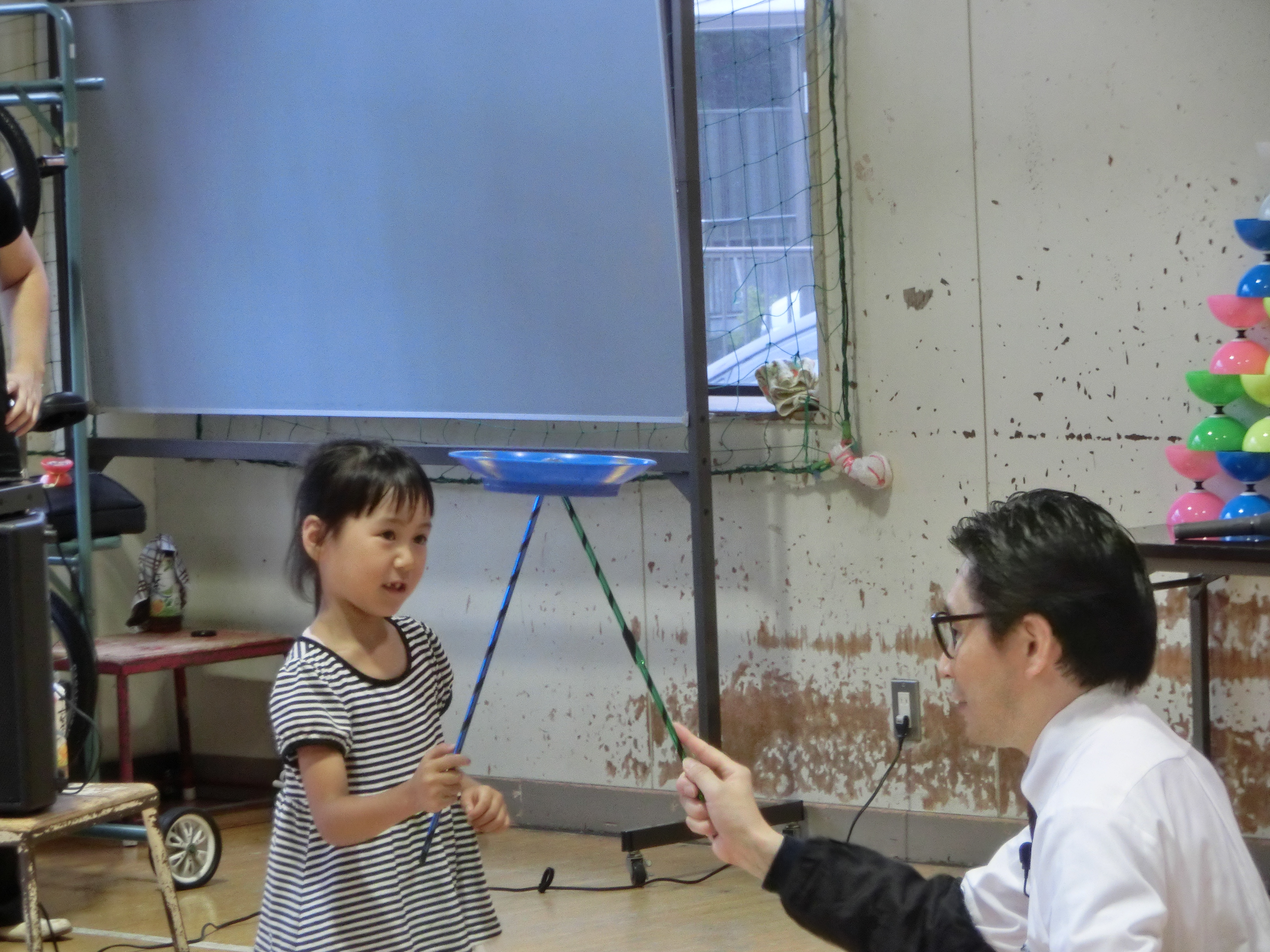 夕涼み会「ヨーヨー＆ジャグリングのショーと体験会」の様子