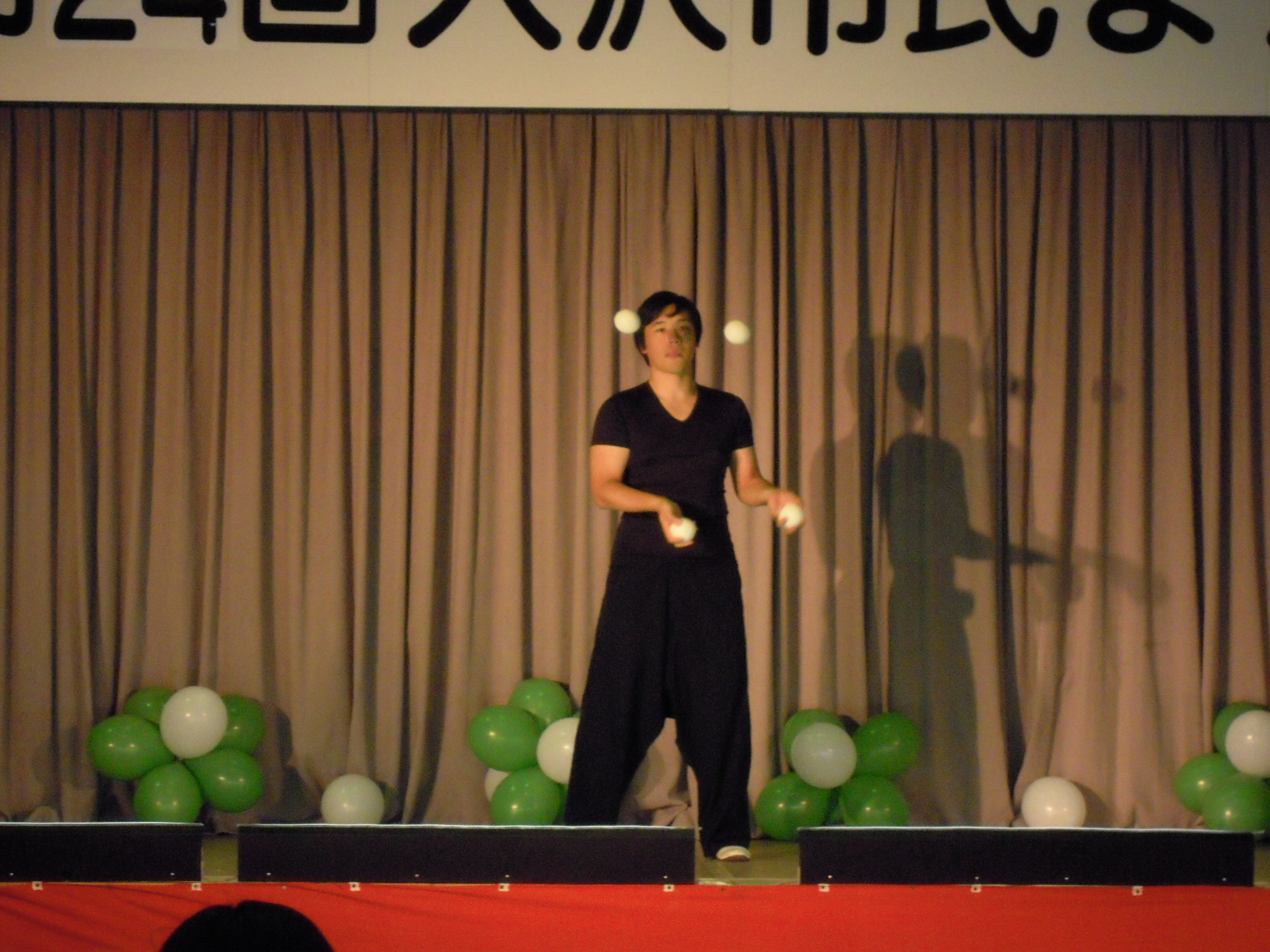 じどうかんまつり　ざわざわの森。楽楽フェスタの様子