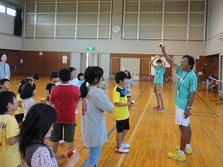 テニスにチャレンジ！の様子