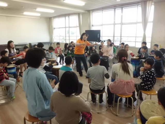 ドラムサークルの様子