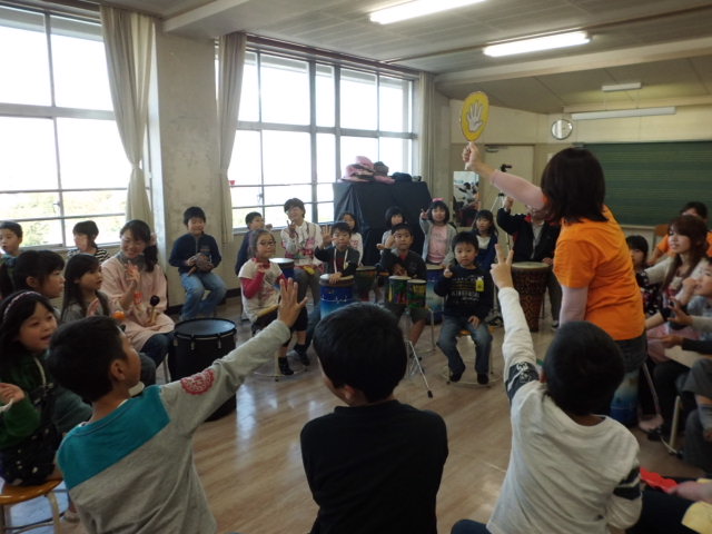 ドラムサークルの様子