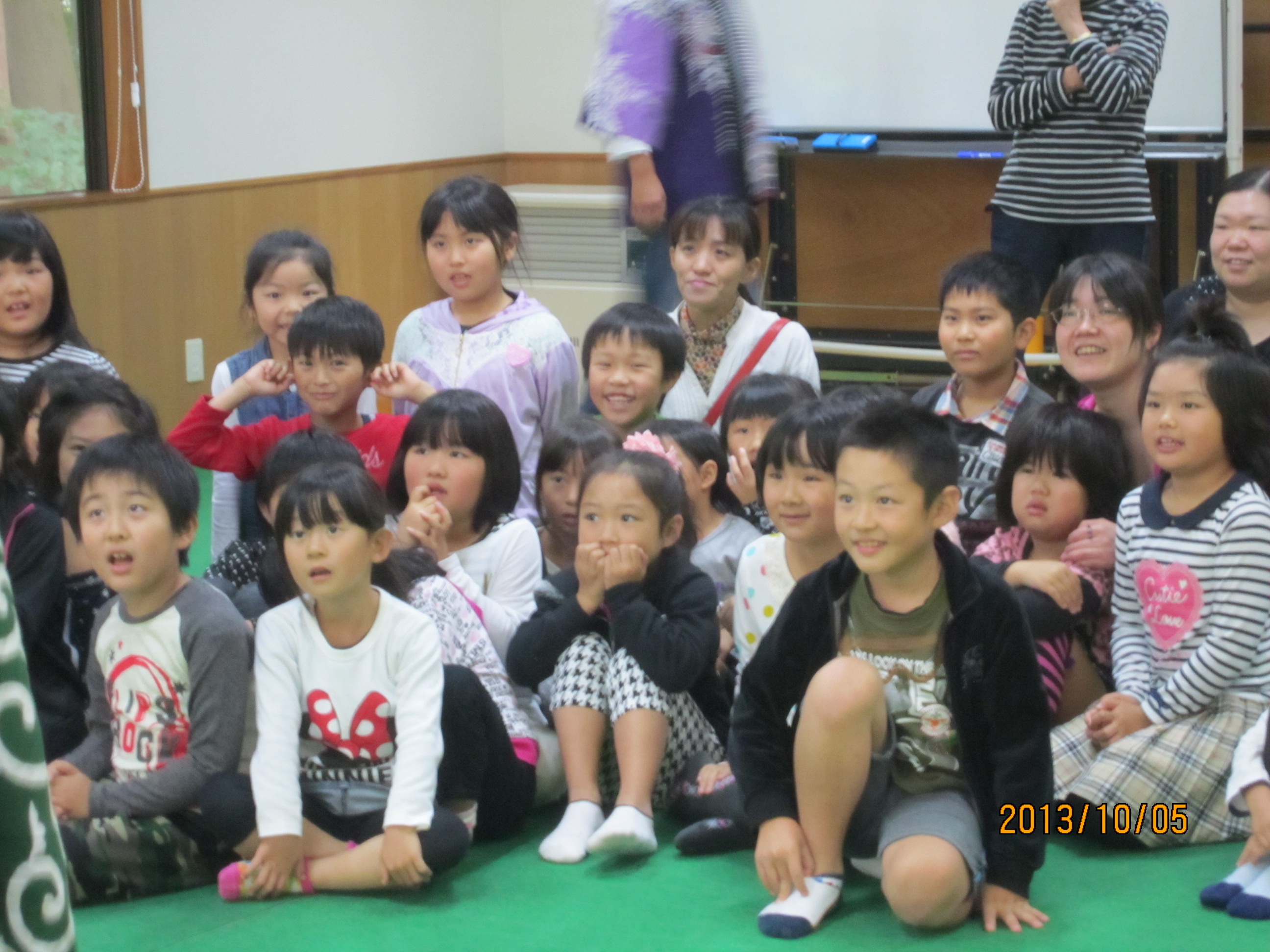 和太鼓の演奏・獅子舞の実演と体験の様子