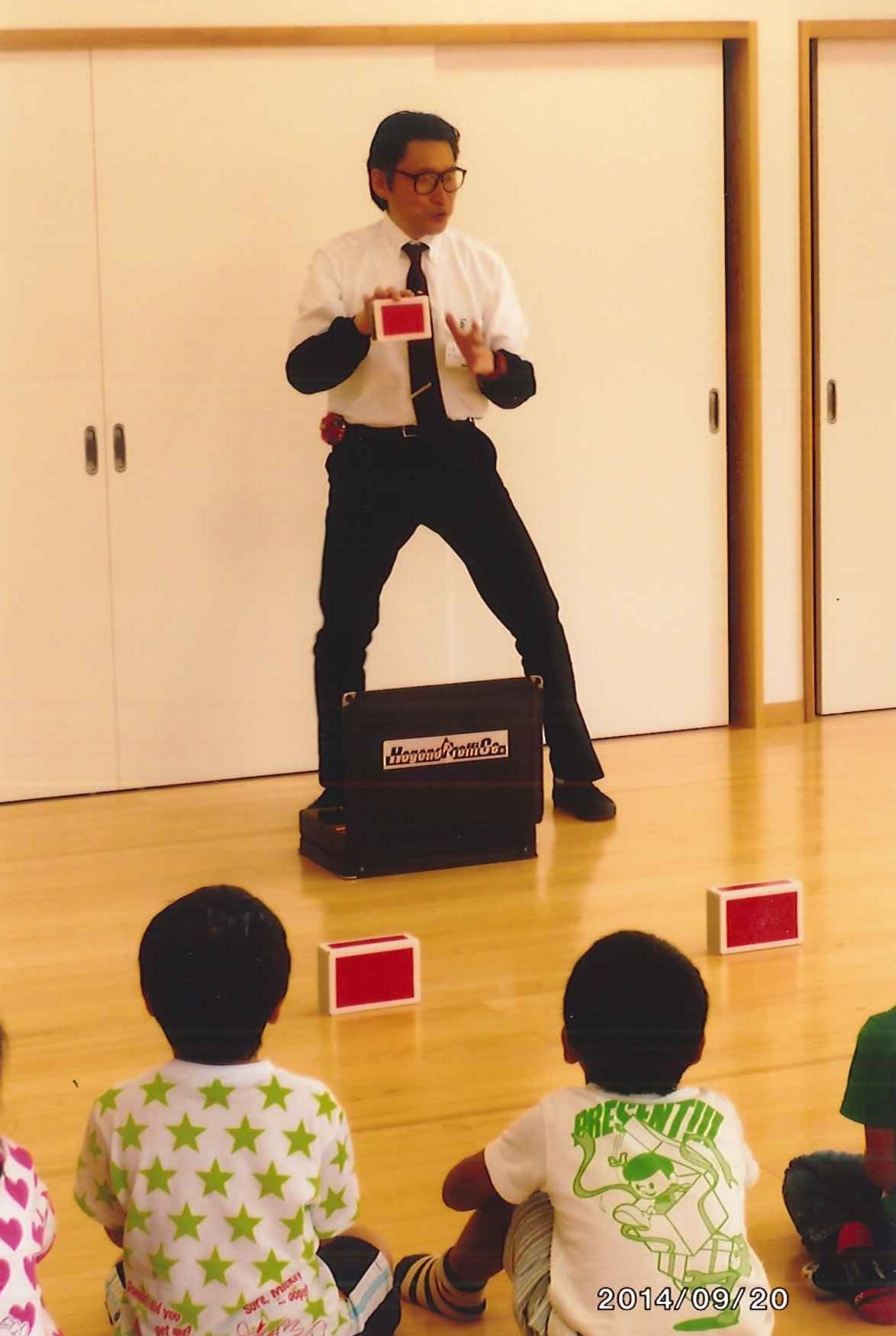 ジャグリングパフォーマンスの様子